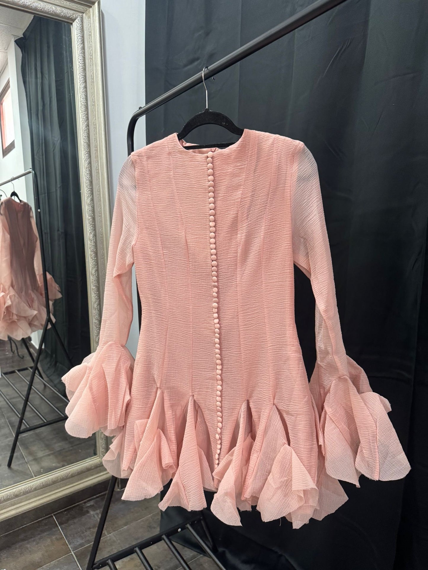 Vestido mini volantes